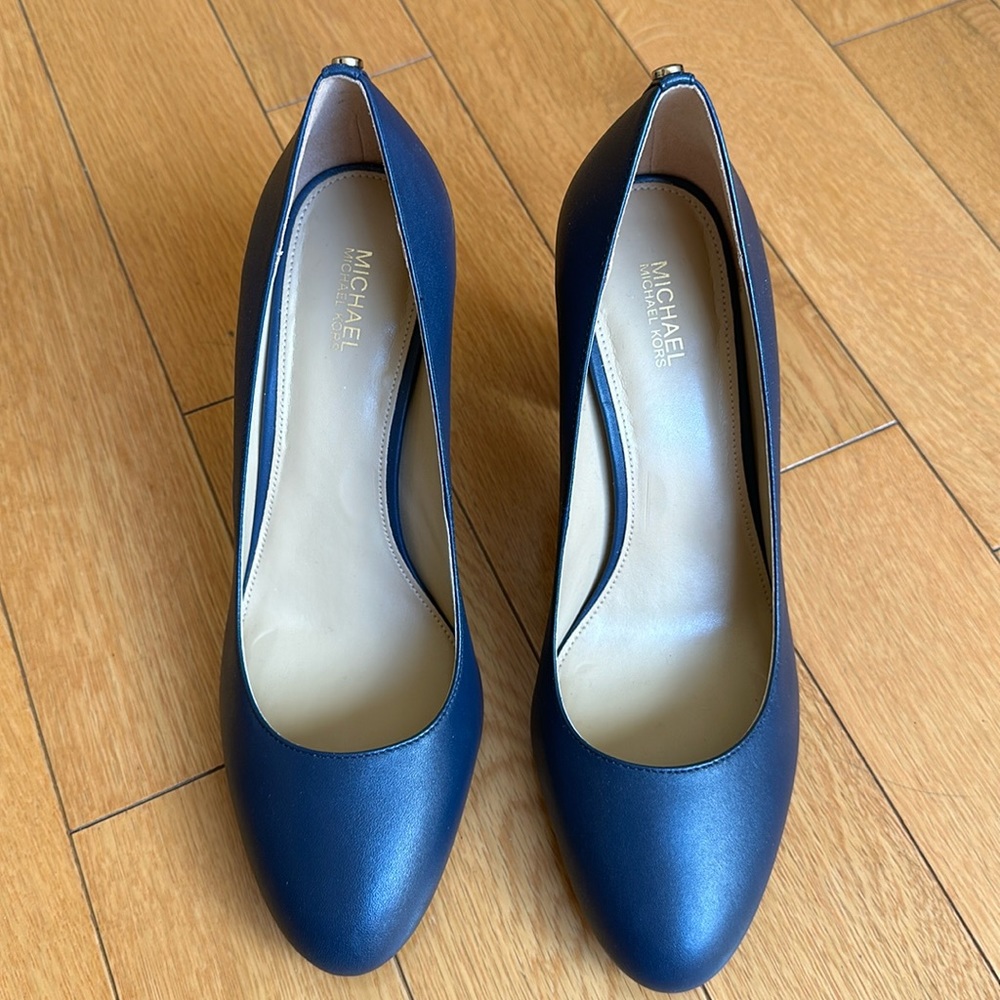 MICHAEL Michael Kors Navy Blue Pumps
